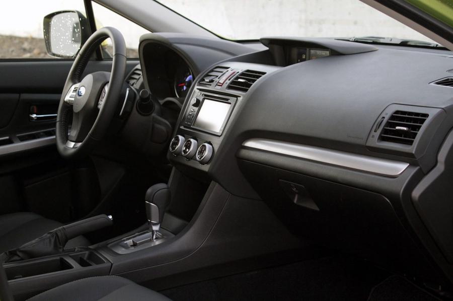  Subaru XV Crosstrek Hybrid 2014 года  (фото 17 из 53)